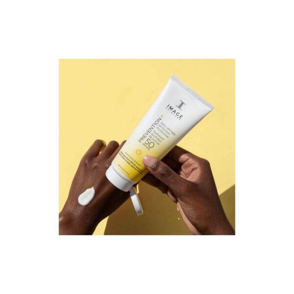 PREVENTION +  Ultimate Moisturiser SPF 50 95ml - Image 5